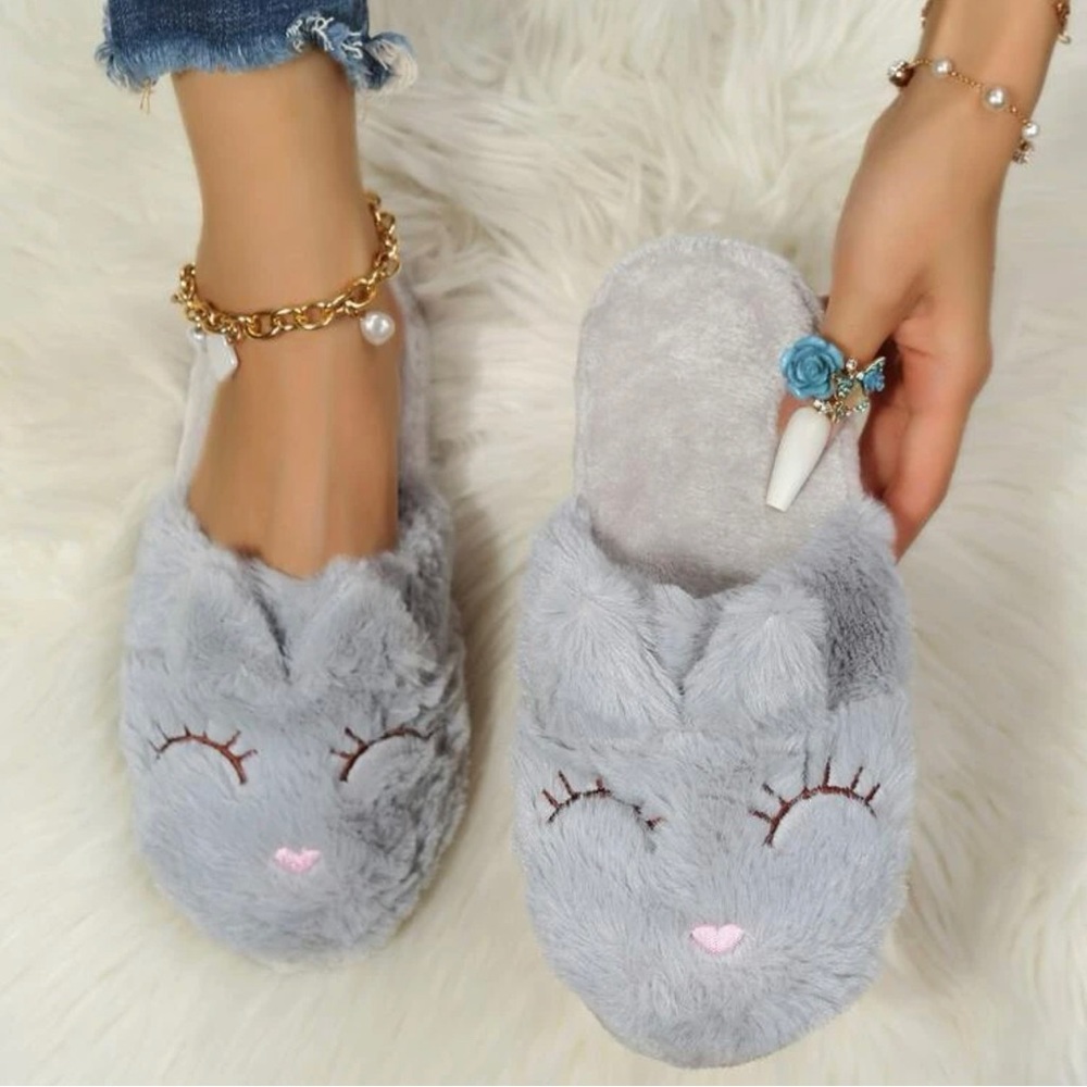 SHEIN cartoon embroidery fluffy novelty 🐰 slippers